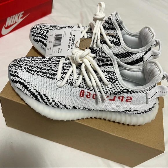 🆕 DS Yeezy Boost 350 V2 Zebra - Picture 3 of 6
